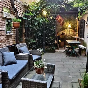 ca-de-casanova.hotelinveneto.com/